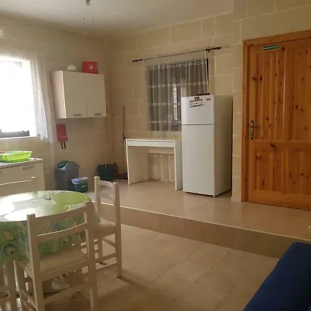 Kuncizzjoni B Flats Flat No: 2 Triq It-telgha Apartment *